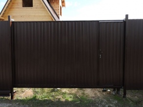 Ворота из профнастила откатные - пример 11 фото в Селятино